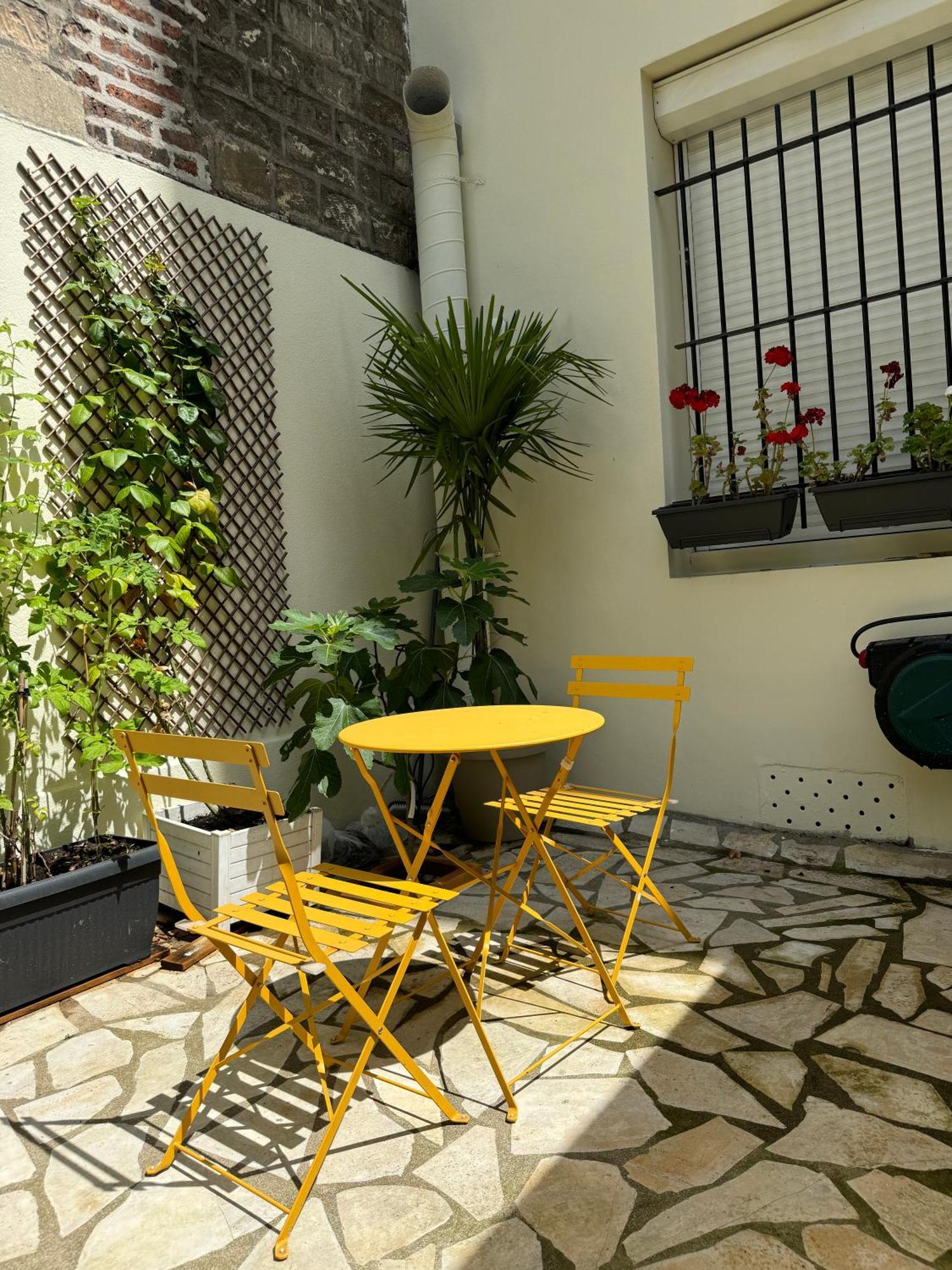 Hipotel Lilas Gambetta Paris Exterior foto