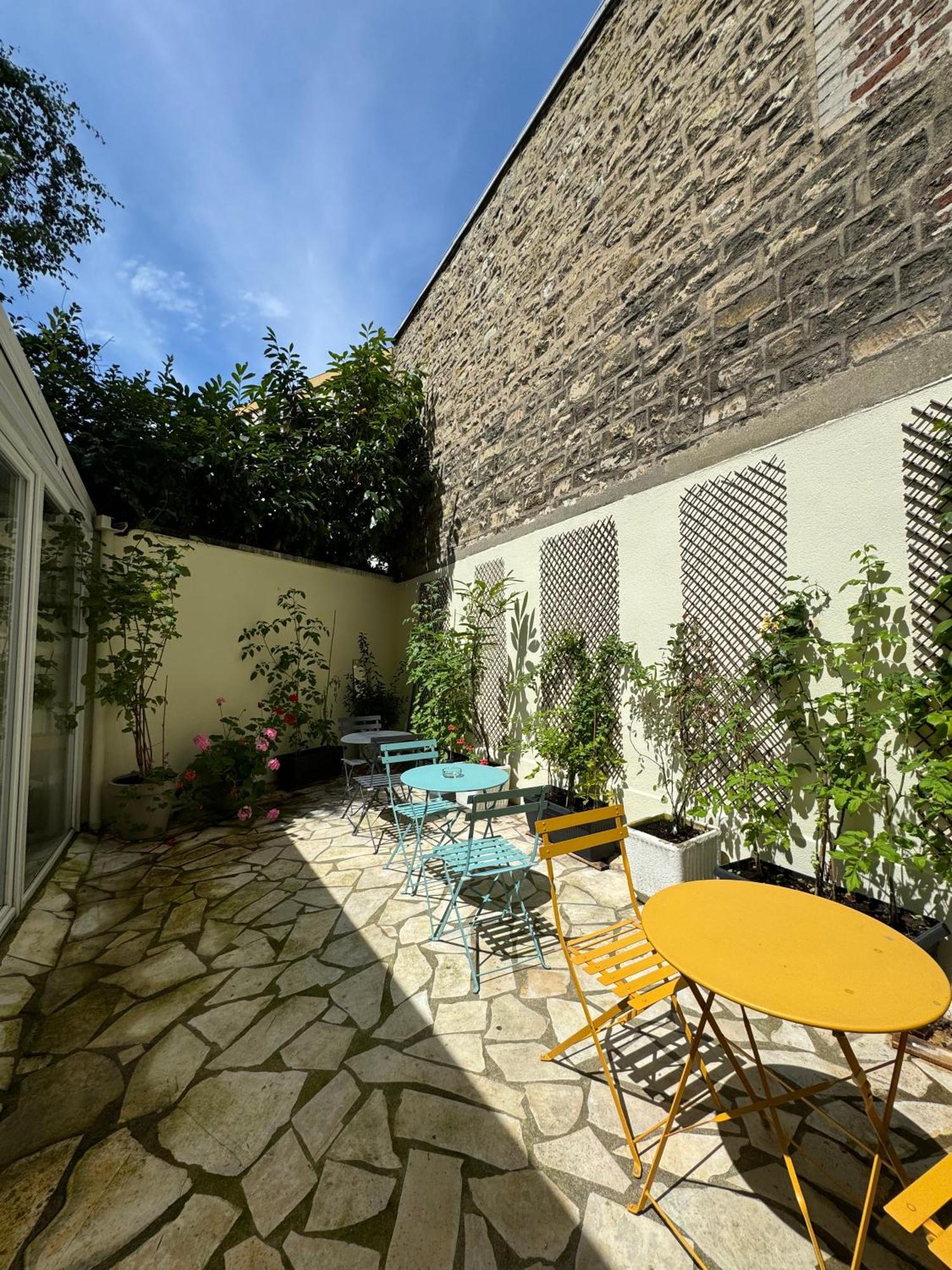 Hipotel Lilas Gambetta Paris Exterior foto