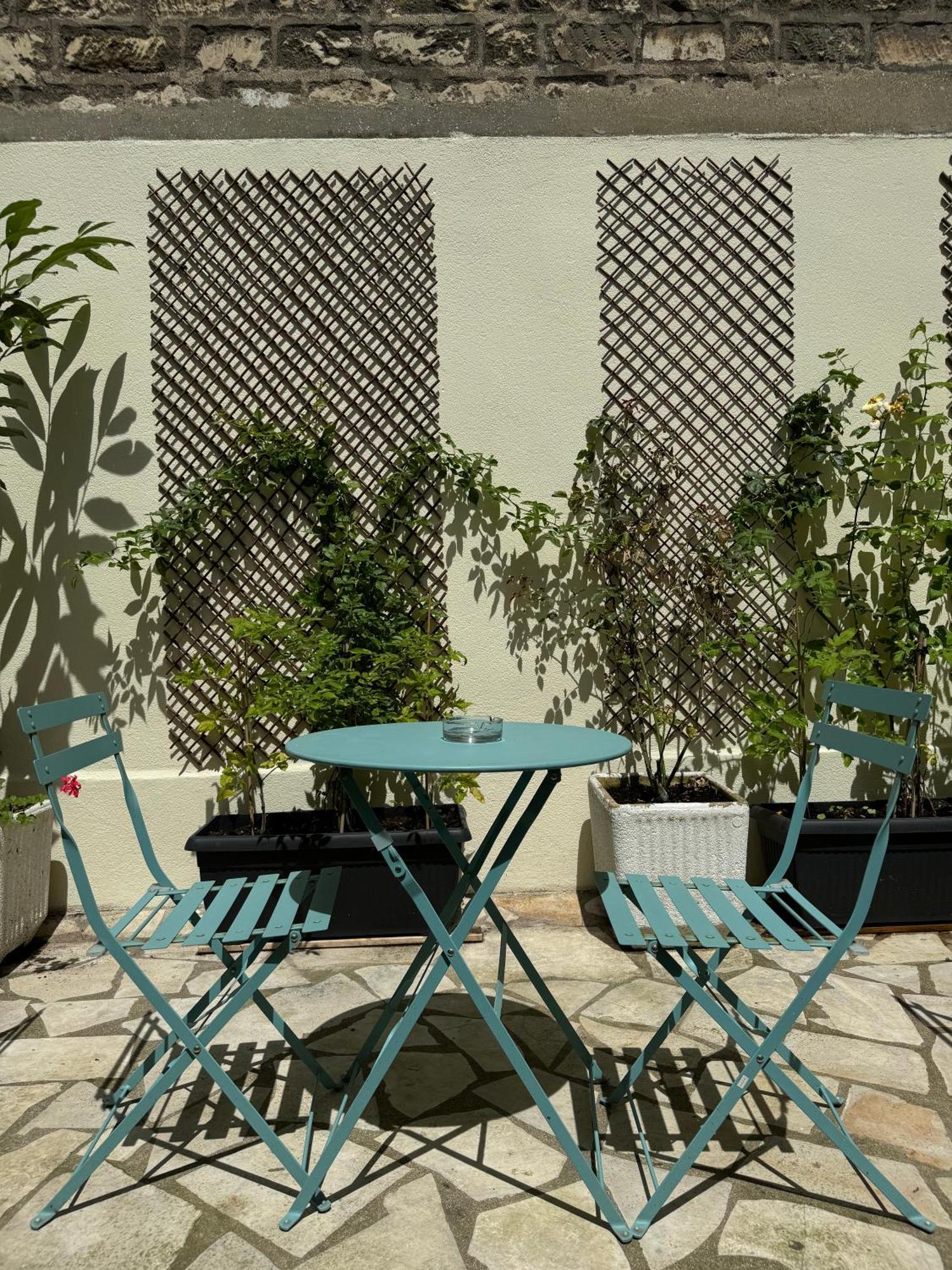 Hipotel Lilas Gambetta Paris Exterior foto